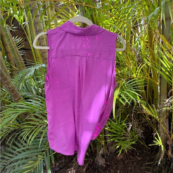 Express Sleeveless Portofino Shirt - Picture 2 of 4